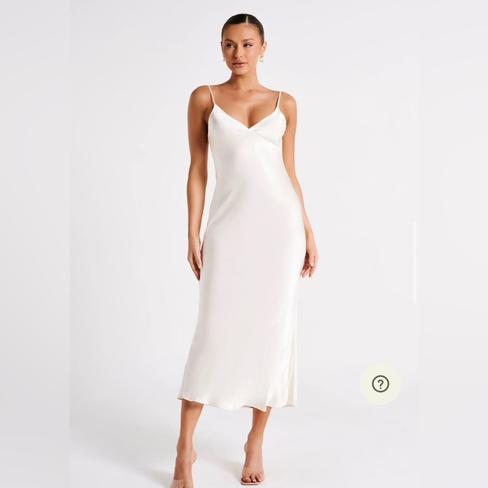 Elegant White Slip Midi Dress with Spaghetti Straps